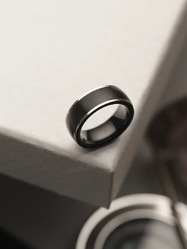 Elegant Sapphire Rings-Men Platinum-Plated Black & Silver-Toned Stainless Steelâ Finger Ring