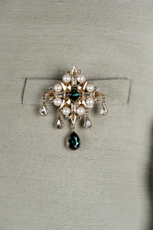 Classic Brooch with Emerald-Dark Green Pearls & Beads Brooch