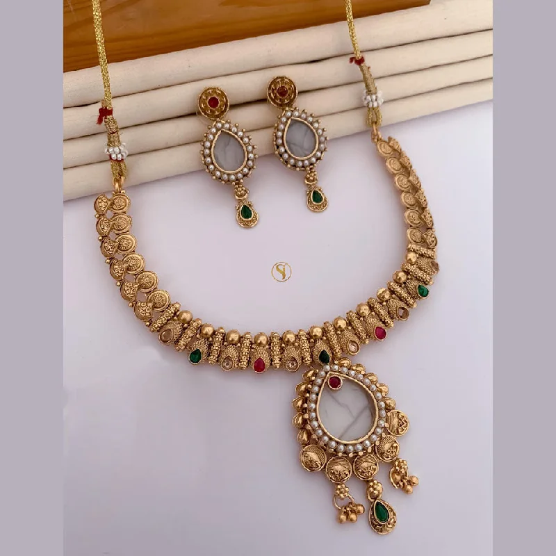 Cute Charm Necklaces-FS Collection Gold Plated Pota Stone And Pearls Necklace Set