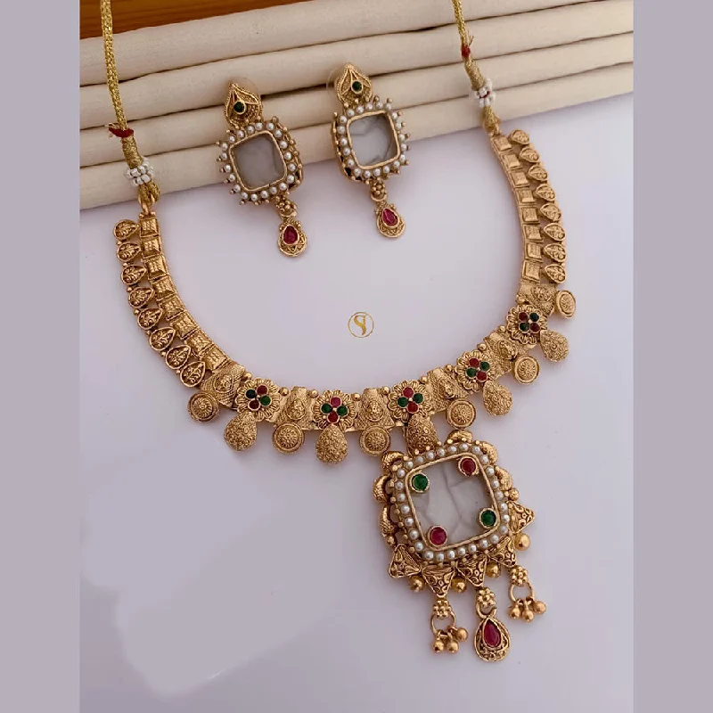 Classic Diamond Pendant Necklaces-FS Collection Gold Plated Pota Stone And Pearls Necklace Set