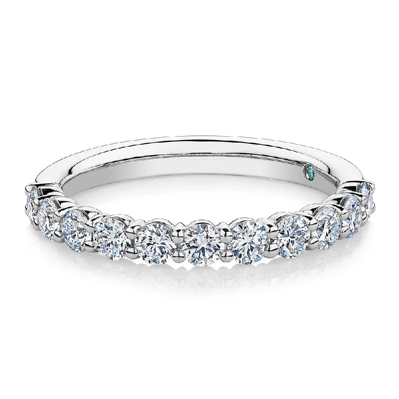 Stunning Diamond Rings-Premium Lab-Grown Diamond, 0.90 carat TW round brilliant wedding or eternity band in platinum